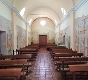 Blick in das Langschiff der Kirche