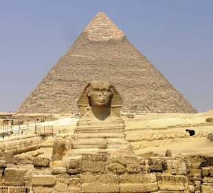 Sphinx und Pyramiden