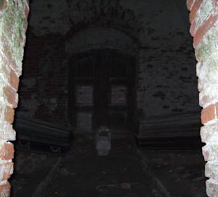Pyramide Rapa - Blick durch Fenster Rückseite 