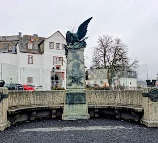 Denkmal am Schloss 