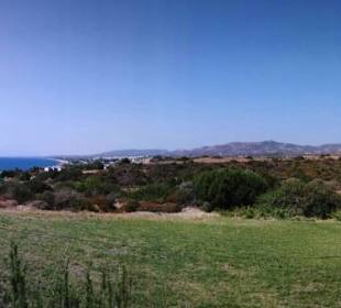 Blick vom Strandweg über die Bucht