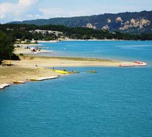 Der Stausee Sainte Croix vor dem Canyon du Verdon