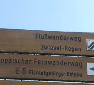 Wanderzeichen Flußwanderung am Großen Regen
