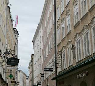 Salzburg: Unterwegs in der Getreidegasse