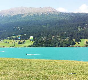 Kitesurfer auf dem Reschensee