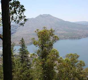 Vulkan mit See