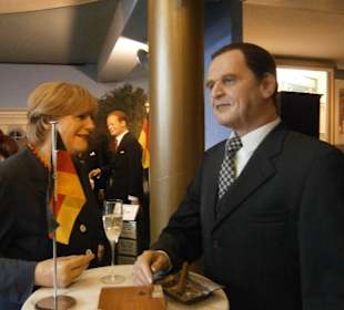Angela Merkel, Gerhard Schröder