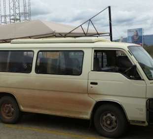 Unser Minibus... nach der Safari 