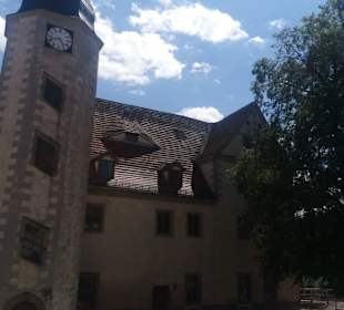 Turm mit Uhr