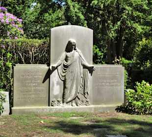 Rundgang über den Friedhof Nienstedten