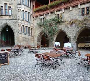 Restaurant Terrasse im Schloss Innenhof
