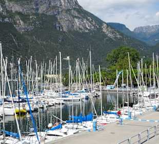 Impressionen aus dem Hafen San Nicolo
