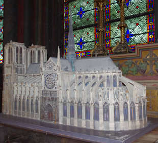 Нотр-Дам в миниатюре