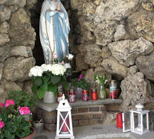 Katholische Pfarrkirche St. Salvator