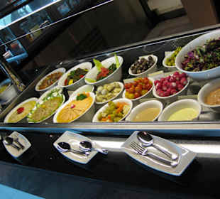 Emirates First Class Lounge, Terminal 3, Buffet