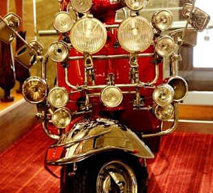 Hard Rock Cafe The Who Vespa scooter