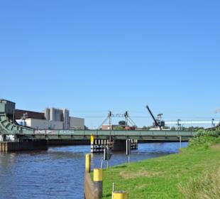 Die Öffnung der Rollklappbrücke Oldenburg