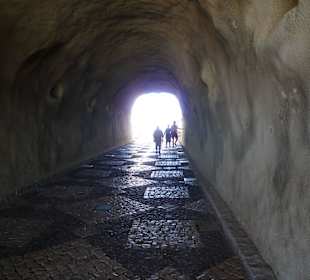 Tunnel zum Strand