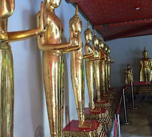 Стоящий Будда