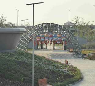 Blumentunnel, ausgerichtet auf das Chinesische NY