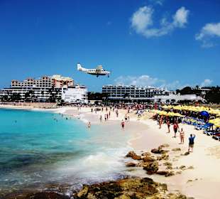 Flieger über dem Strand