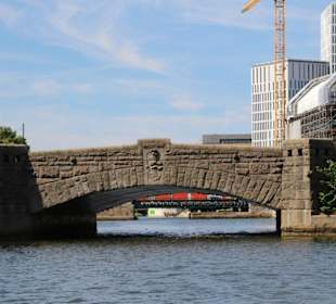 Dei erste von 22 Brücken 