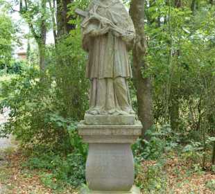 Am hinteren Teil noch auf dem Kirchengrund