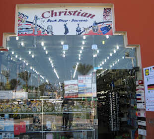 Guter Shops gegenüber