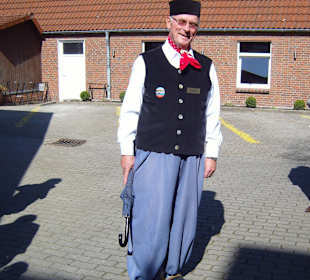 Der Stadführer in seiner "Sommerkleidung !"