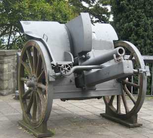 Cannoni in Piazza della Rocca
