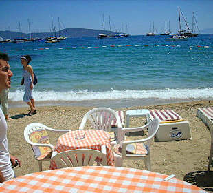 Cafe mit Blick aufs Meer