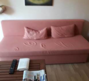 Couch ohne Armlehnen sehr hart