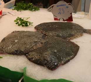 Bummel durch die Markthalle Mercat de l’Olivar