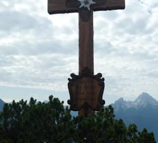 Berggaststätte Kneifelspitze (Terrasse mit Kreuz)
