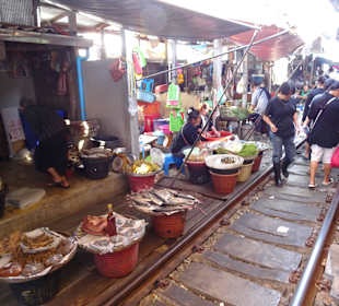 Im Railway Markt von Meaklong