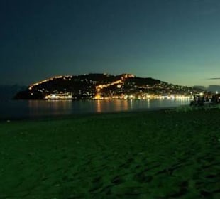 Burg von Alanya bei Nacht