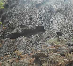 Berghöhle auf dem Weg nach oben