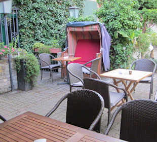 Der neue Sommergarten in der Vinothek