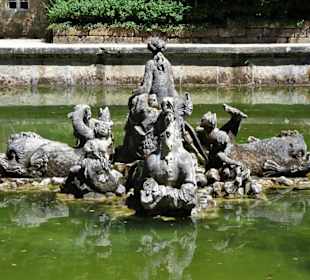 An der Unteren Grotte der Eremitage