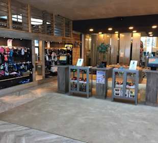 Innenansicht Skiverleih Skikönig. 