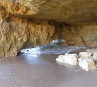 Höhle der Praia da Coelha (Hasenstrand)