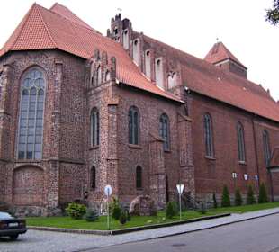 Kirche St.Georg gegenüber der Ordensburg