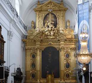 Hauptaltar in der  Heilig-Kreuz-Basilika