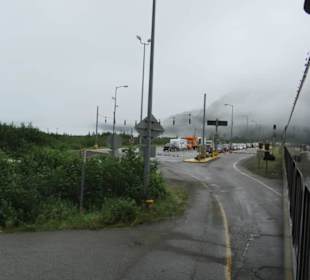 Tunnel für Autos und den Zug