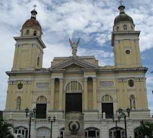 Blick vom Marktplatz auf die umliegenden Gebäude