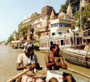 Unserer Bootsausflug entlang des heiligen Tempels