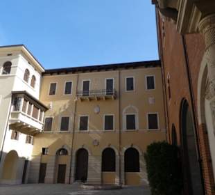 Cortile del Tribunale