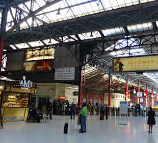 Bahnhofshalle_Frühstücksmöglichkeit