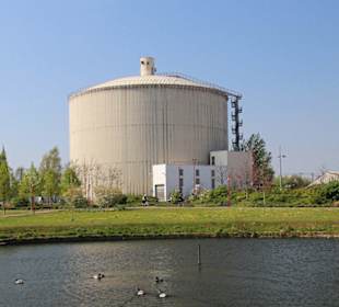 Gasometer und Teich im Hohnhorst-Park