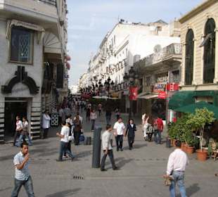 Reges Leben auf allen Straßen